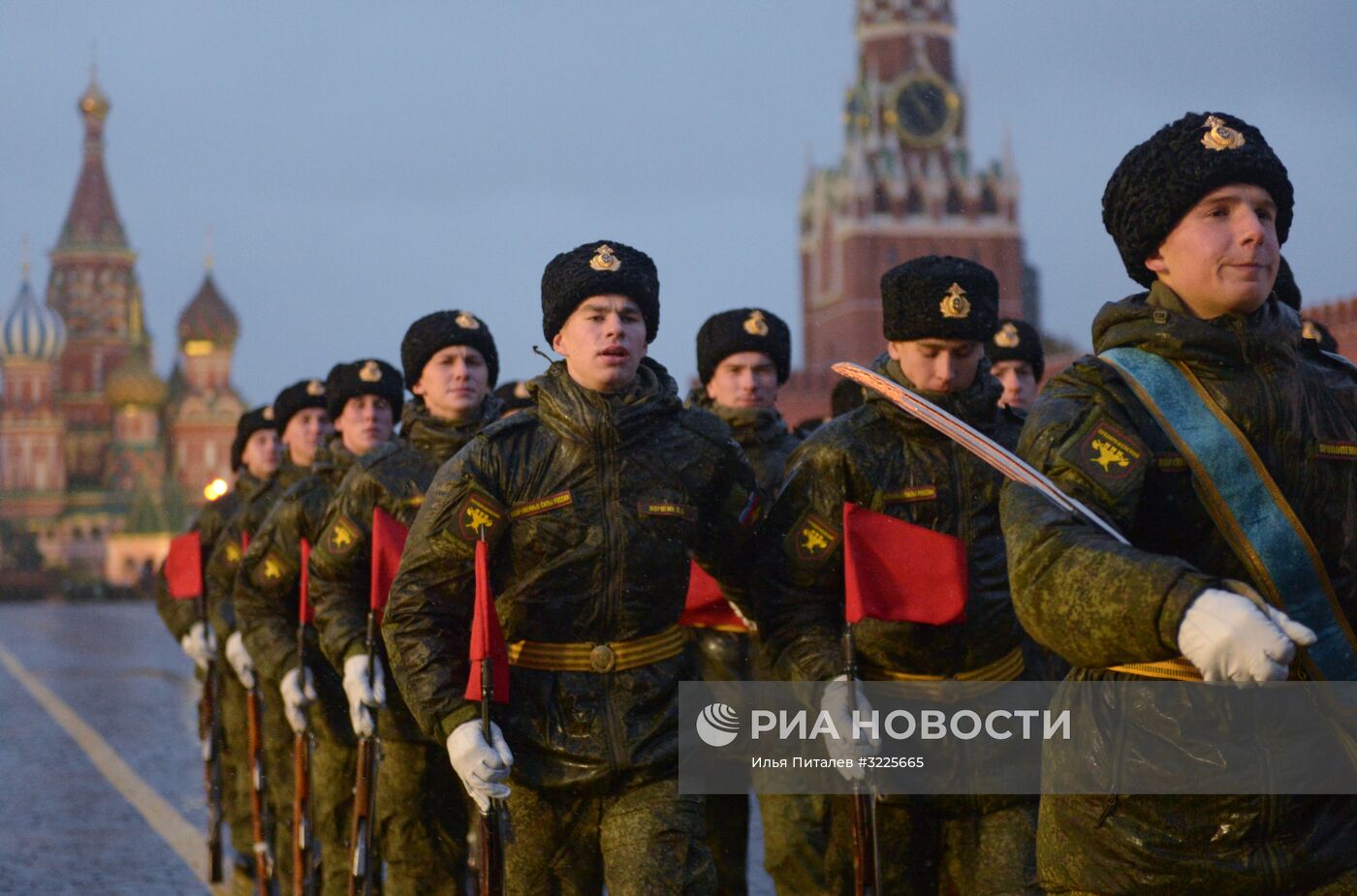 Репетиция марша, посвященного 76-й годовщине парада 1941 года