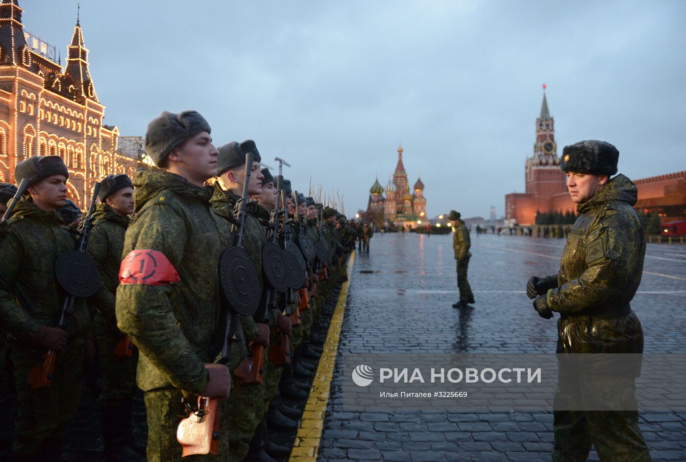 Репетиция марша, посвященного 76-й годовщине парада 1941 года