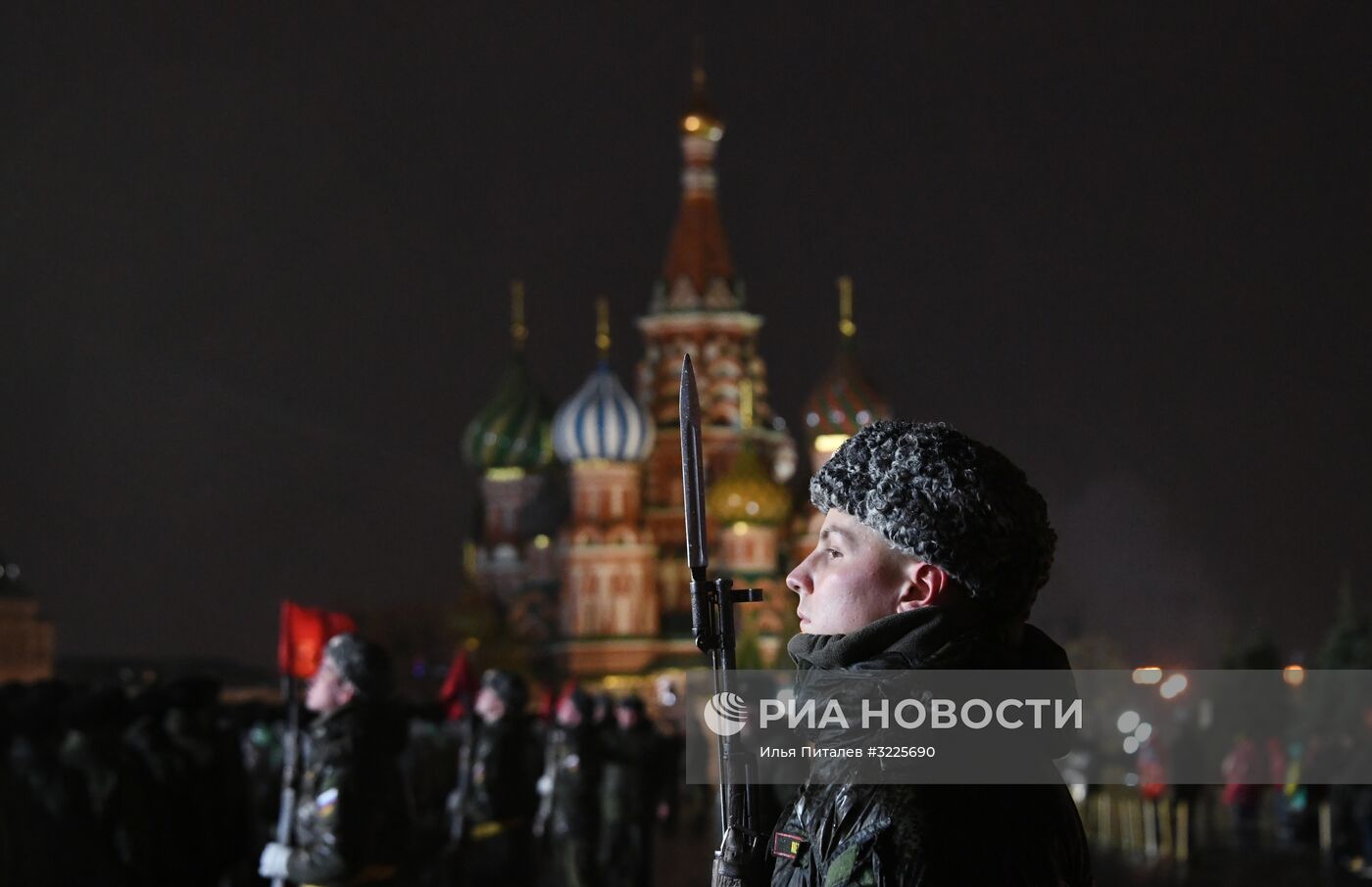 Репетиция марша, посвященного 76-й годовщине парада 1941 года