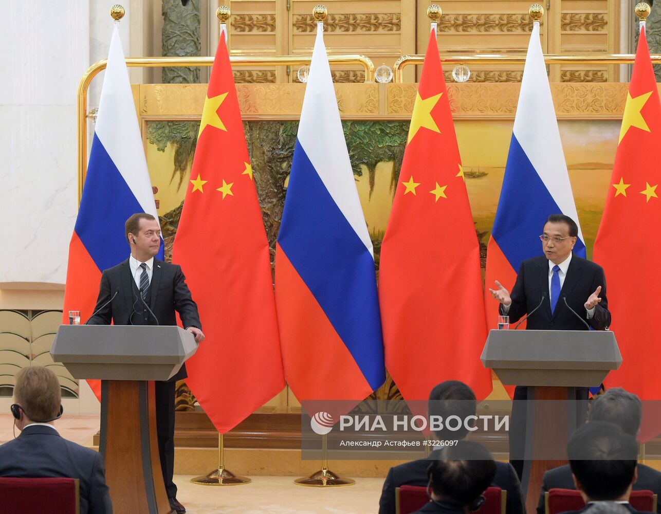 Официальный визит премьер-министра РФ Д. Медведева в Китай