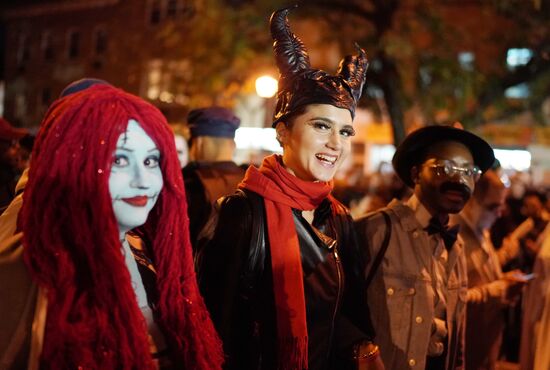 Парад по случаю праздника Хэллоуин в Нью-Йорке