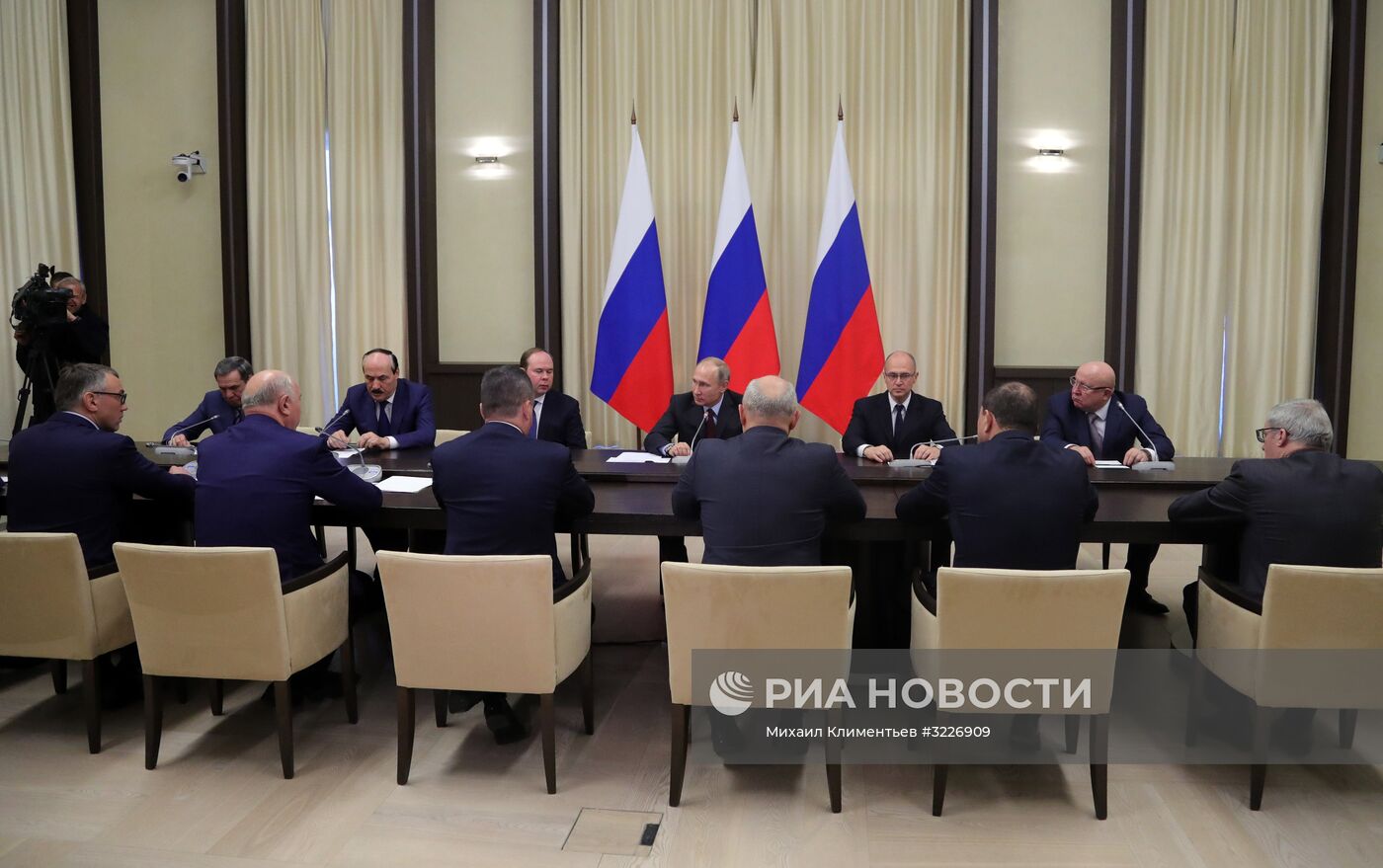 Рабочая встреча президента РФ В. Путина с ушедшими в отставку руководителями регионов