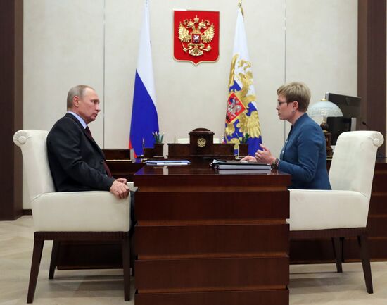 Рабочая встреча президента РФ В. Путина с губернатором Мурманской области М. Ковтун