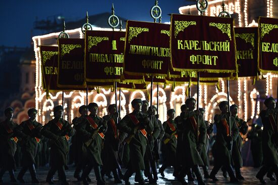 Репетиция марша, посвященного 76-й годовщине военного парада 7 ноября 1941 года