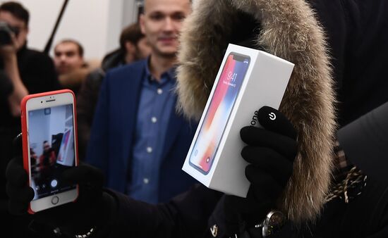 Старт продаж iPhone X в России