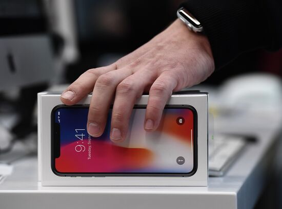 Старт продаж iPhone X в России