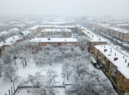 Снег в Омске