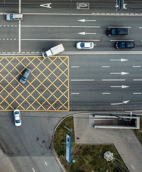 Новая разметка "вафельница" на перекрестках в Москве