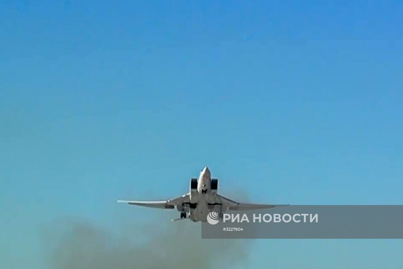 Российская авиация и подлодка "Колпино" нанесли удар по объектам террористов в Сирии