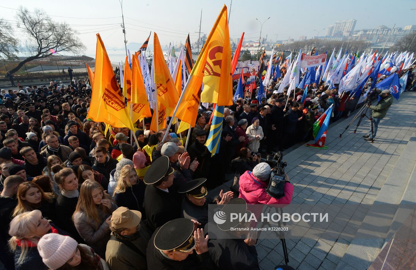 Празднование Дня народного единства в городах России