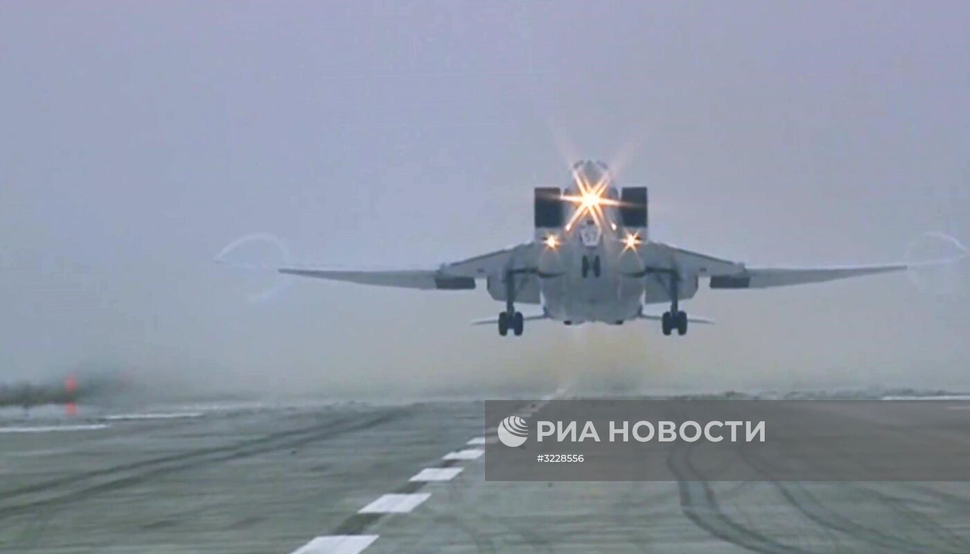 Дальние бомбардировщики Ту-22М3 нанесли авиаудар по объектам террористов в Сирии