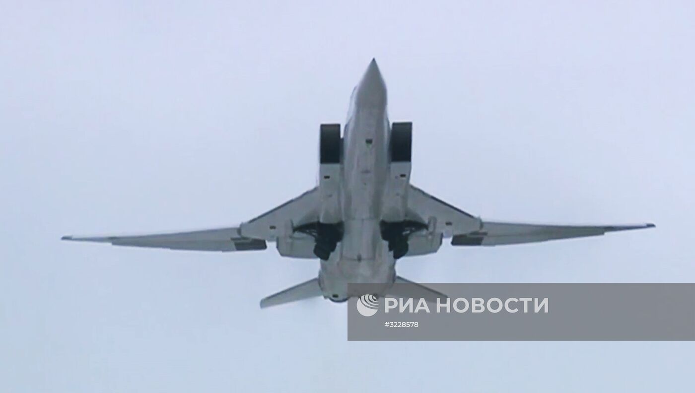 Дальние бомбардировщики Ту-22М3 нанесли авиаудар по объектам террористов в Сирии