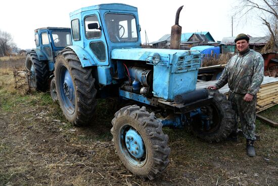 Участник программы "Дальневосточный гектар" Иван Панин в Хабаровском крае