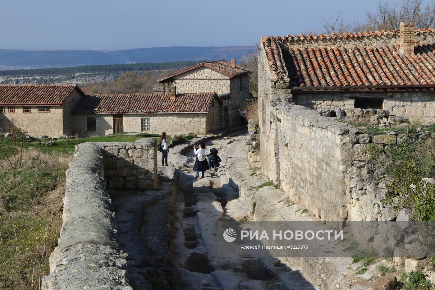 Пещерный город-крепость Чуфут-Кале в Крыму.