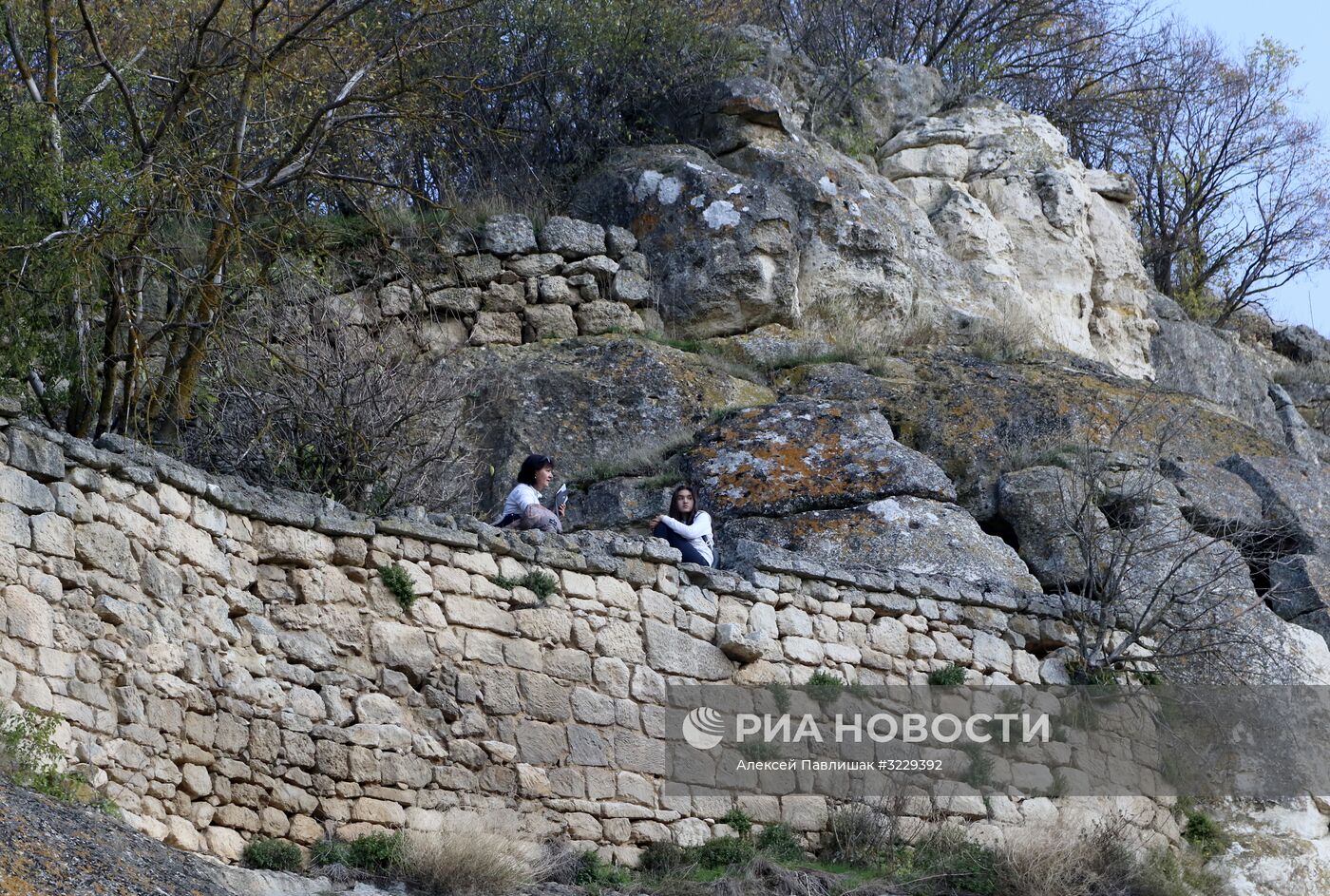 Пещерный город-крепость Чуфут-Кале в Крыму.