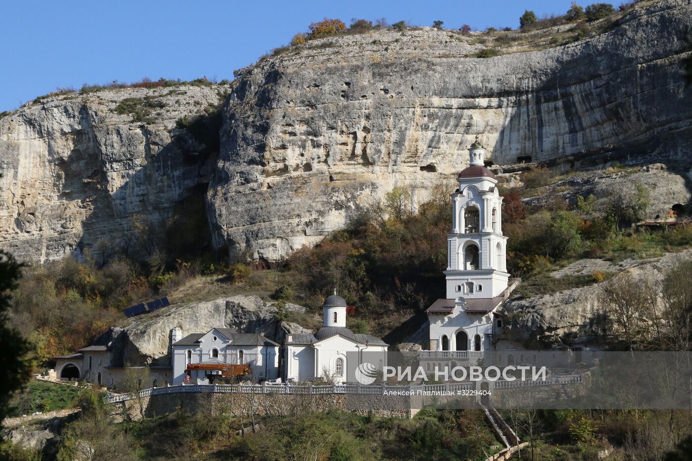 Пещерный город-крепость Чуфут-Кале в Крыму.