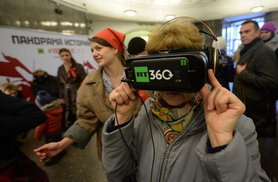 Показ видеороликов "Революция 360" в Московском метрополитене