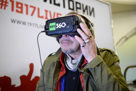 Показ видеороликов "Революция 360" в Московском метрополитене