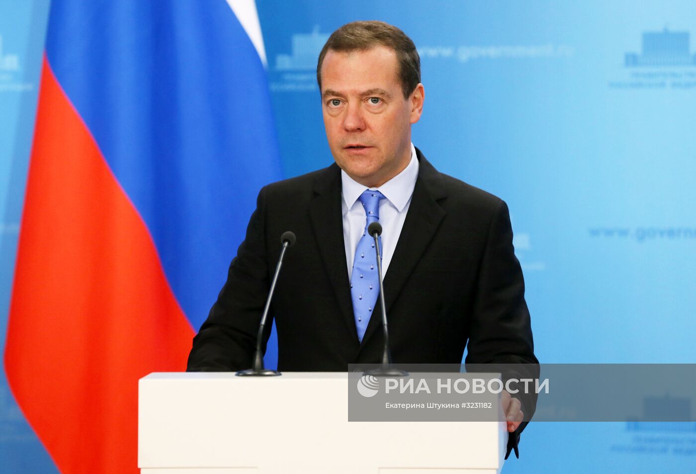 Премьер-министр РФ Д. Медведев вручил премии правительства РФ в области качества за 2017 год