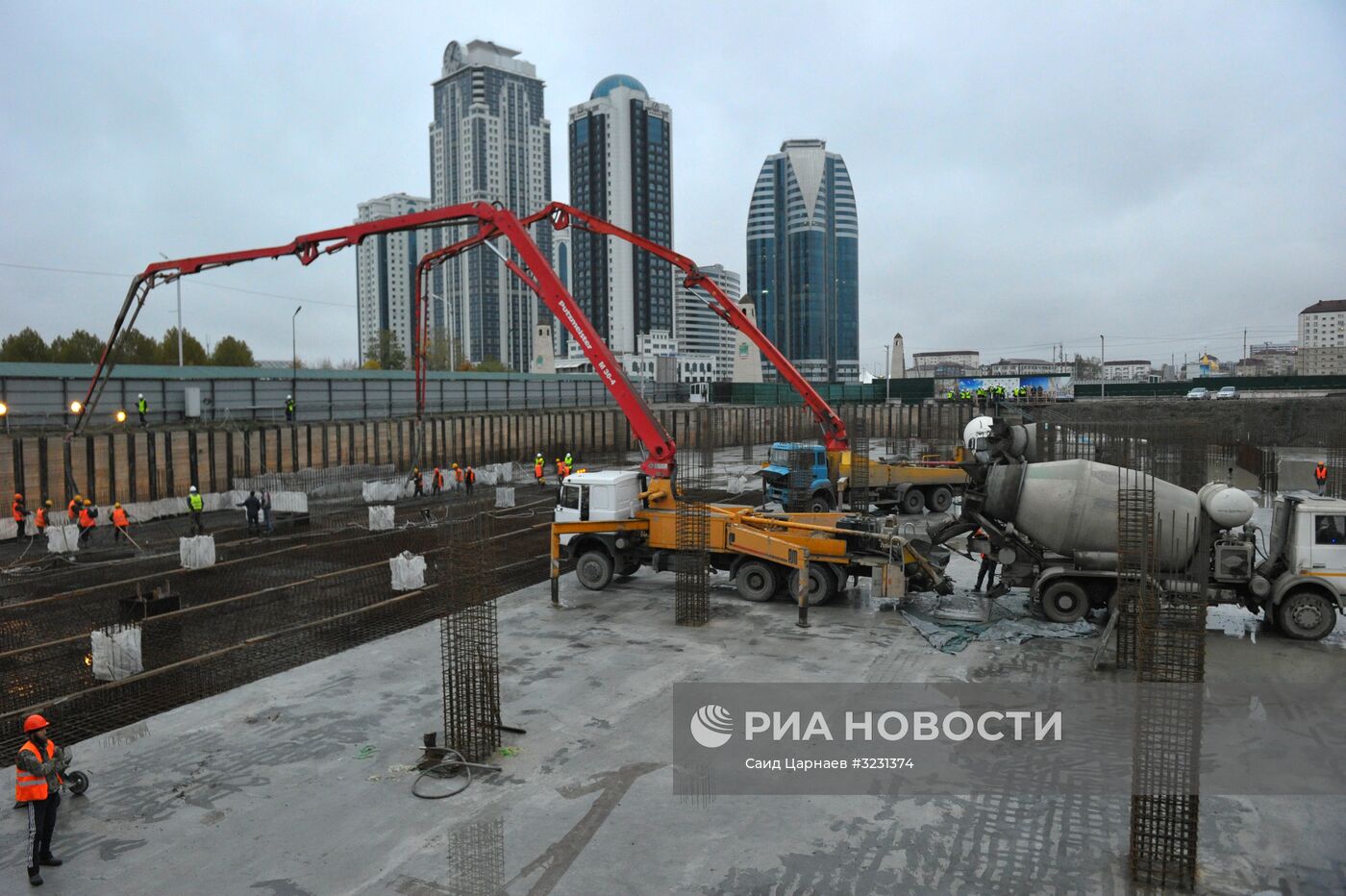 Строительство башни "Ахмат Тауэр" в Грозном