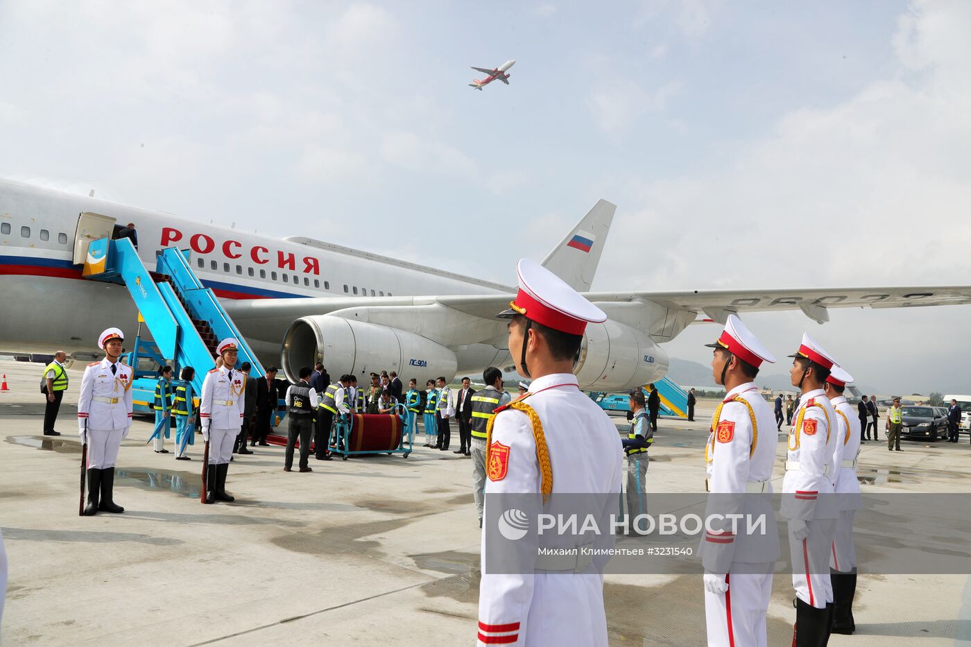 Визит президента РФ В. Путина во Вьетнам для участия в саммите АТЭС