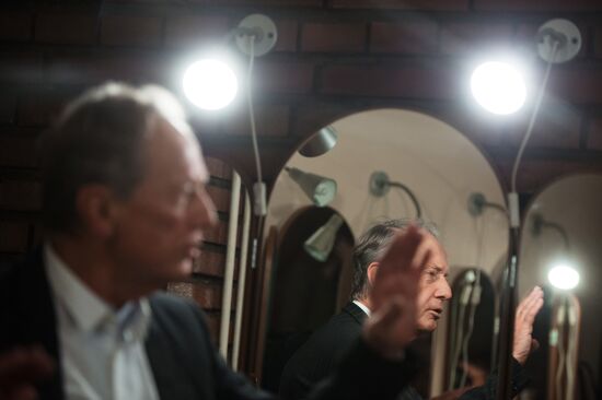 Писатель и сатирик Михаил Задорнов