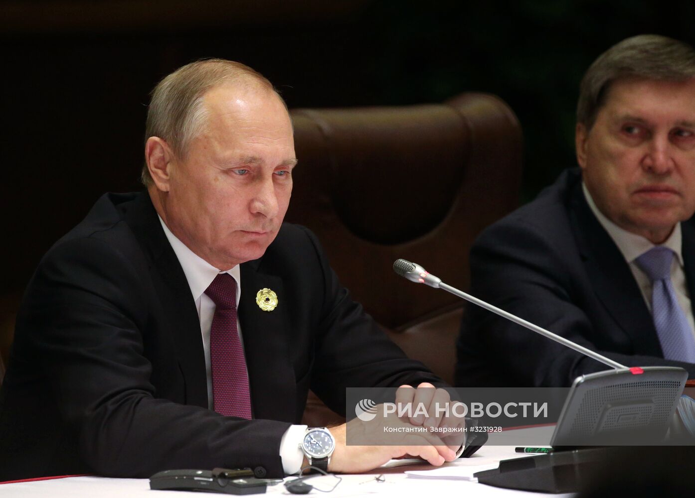 Визит президента РФ В. Путина во Вьетнам для участия в саммите АТЭС