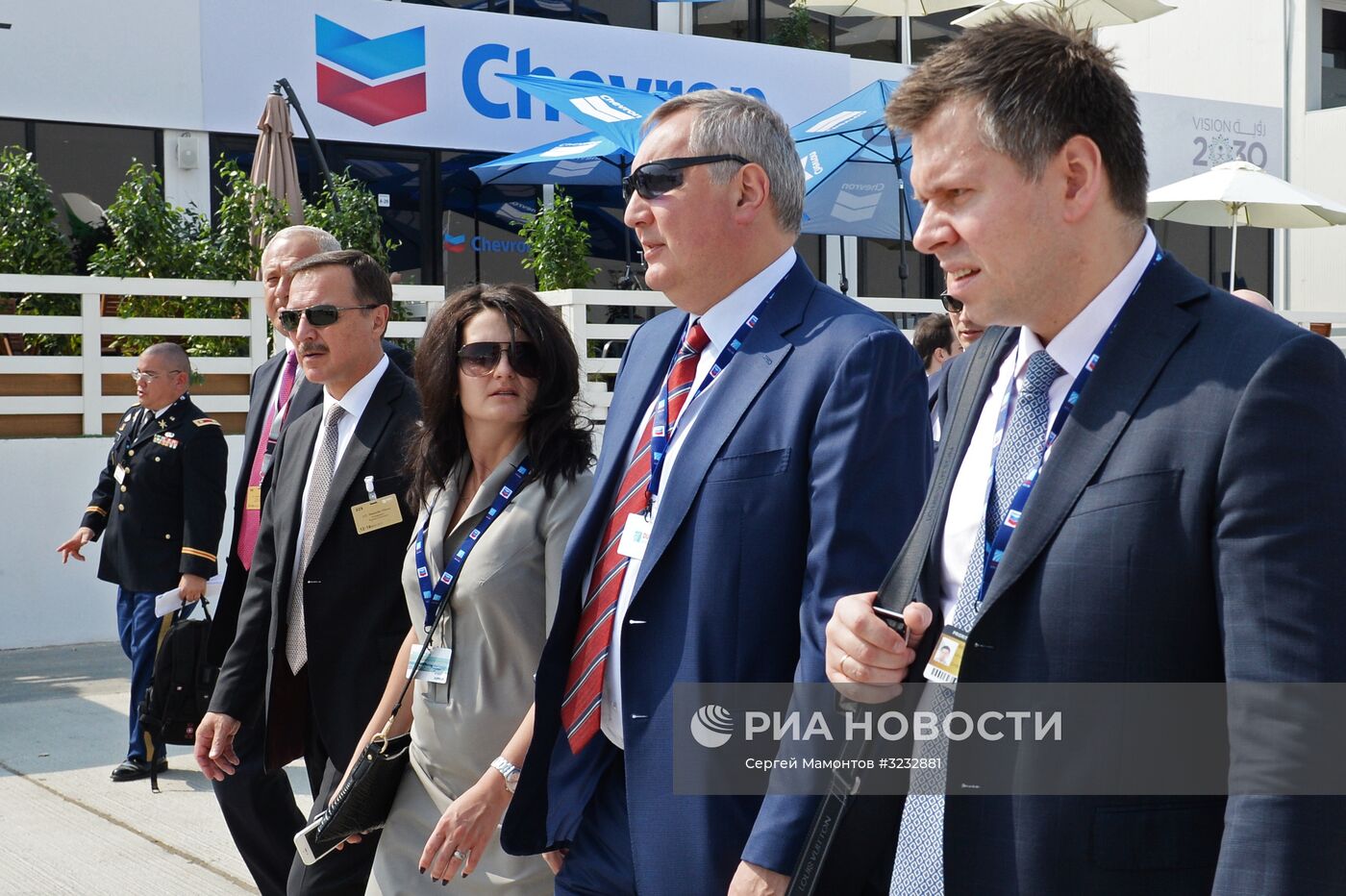 Вице-премьер Д. Рогозин посетил выставку Dubai Airshow 2017