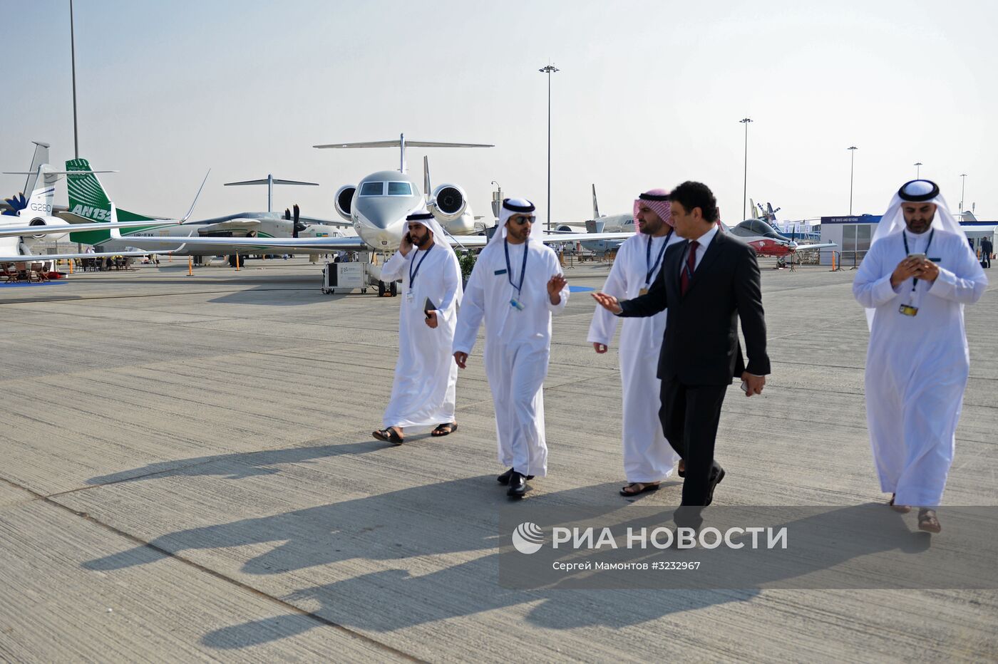 Вице-премьер Д. Рогозин посетил выставку Dubai Airshow 2017