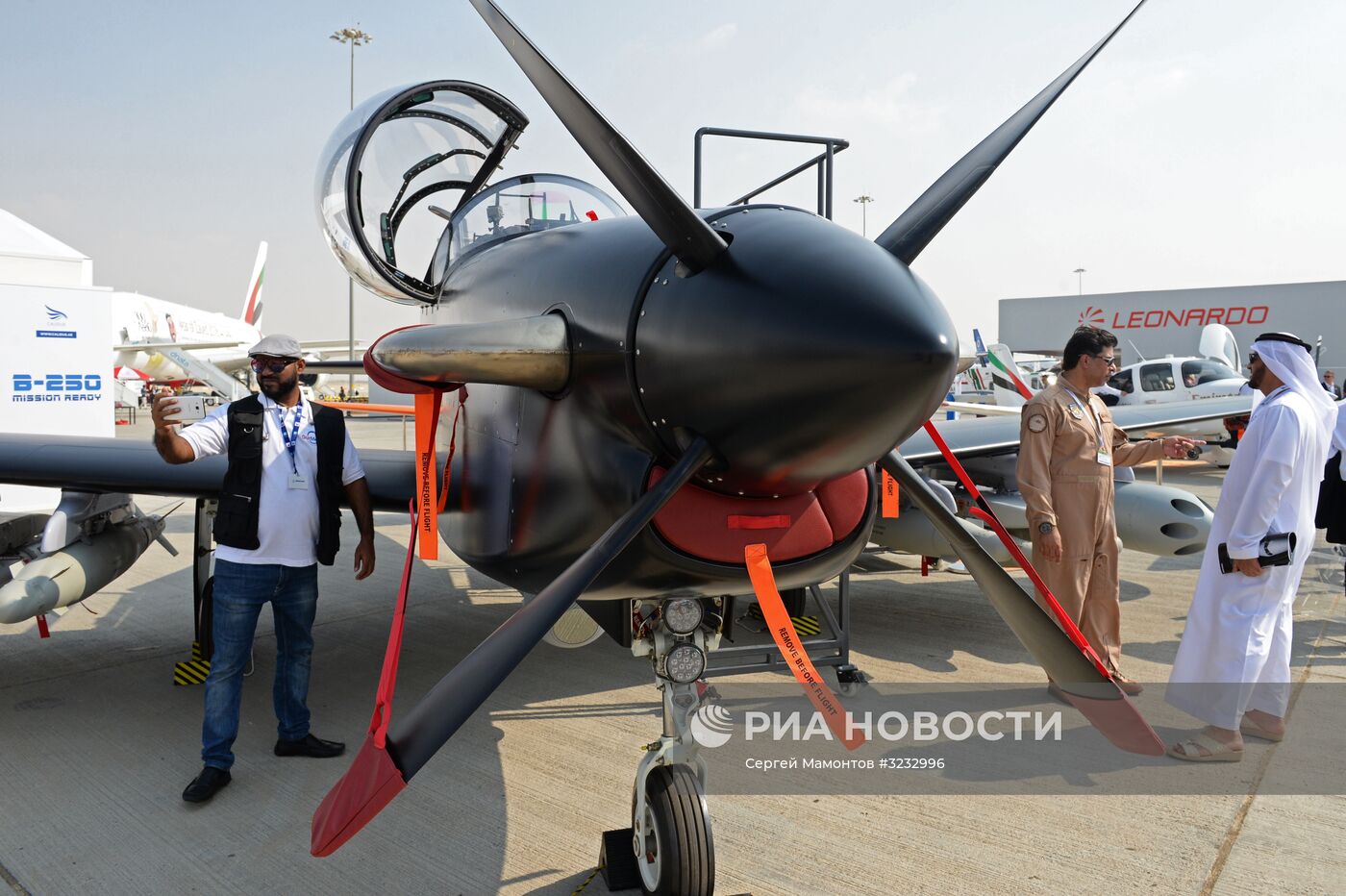 Вице-премьер Д. Рогозин посетил выставку Dubai Airshow 2017