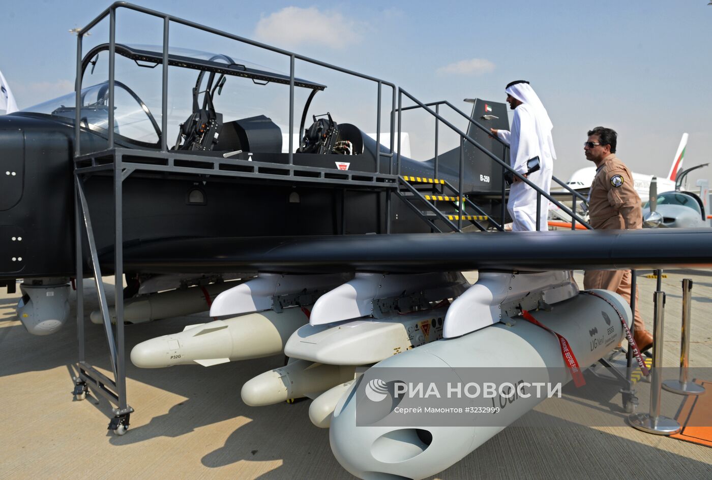 Вице-премьер Д. Рогозин посетил выставку Dubai Airshow 2017