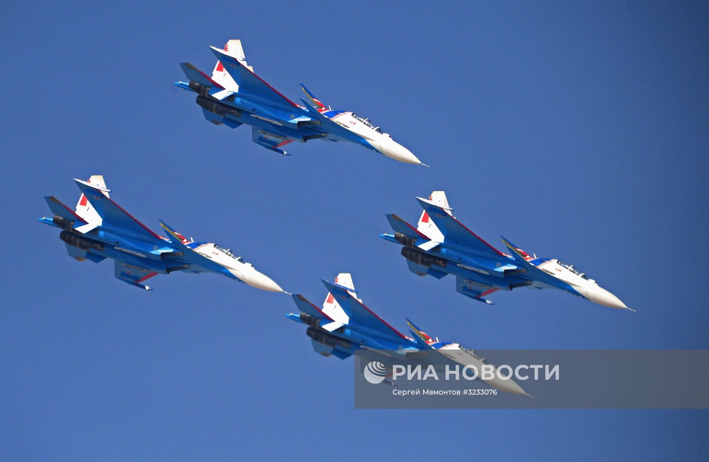 Вице-премьер Д. Рогозин посетил выставку Dubai Airshow 2017