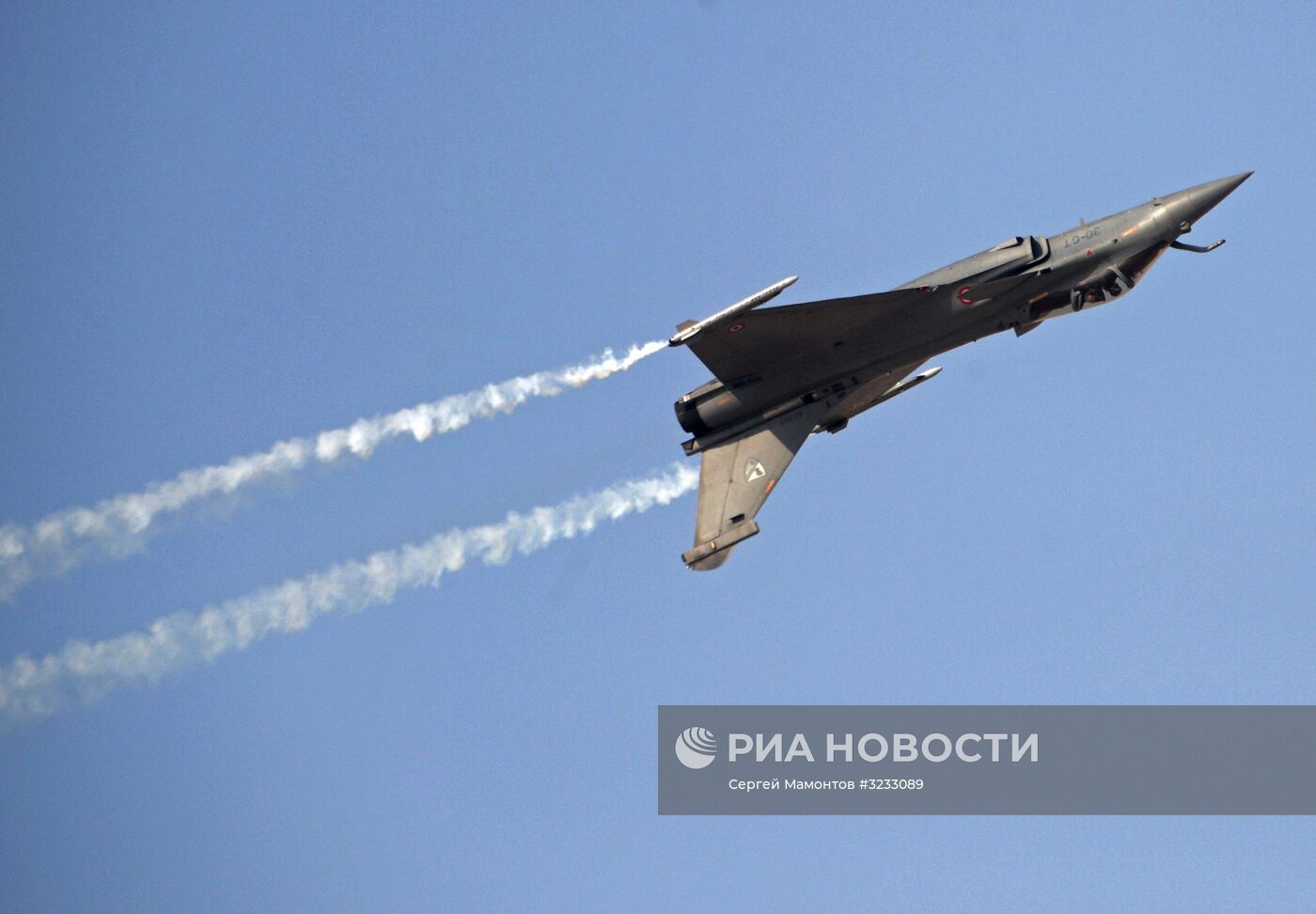 Вице-премьер Д. Рогозин посетил выставку Dubai Airshow 2017
