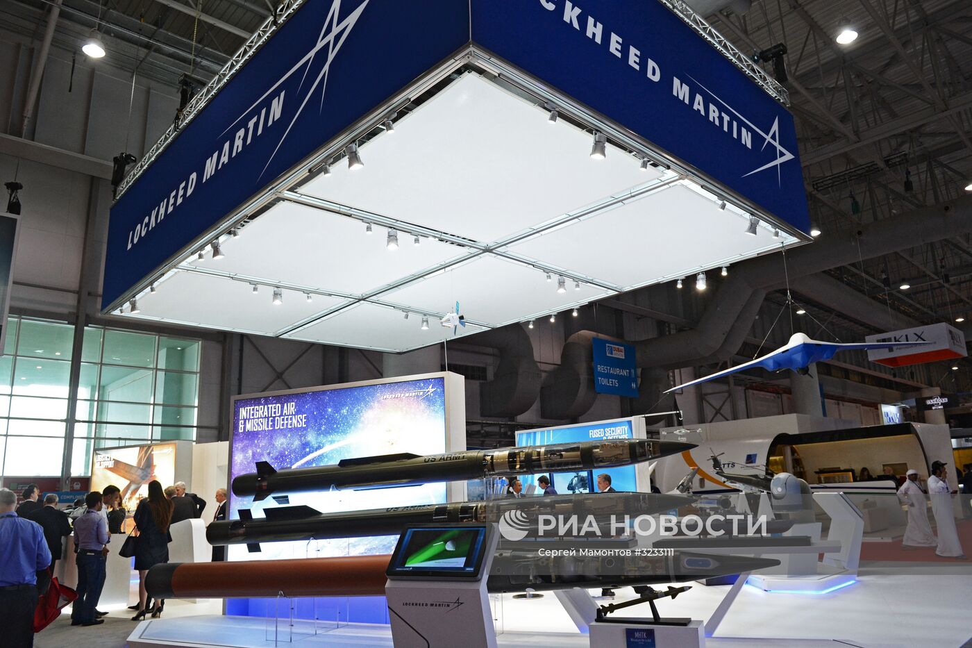 Вице-премьер Д. Рогозин посетил выставку Dubai Airshow 2017