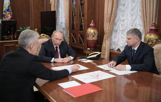 Президент РФ В. Путин встретился с С. Собяниным и О. Белозеровым