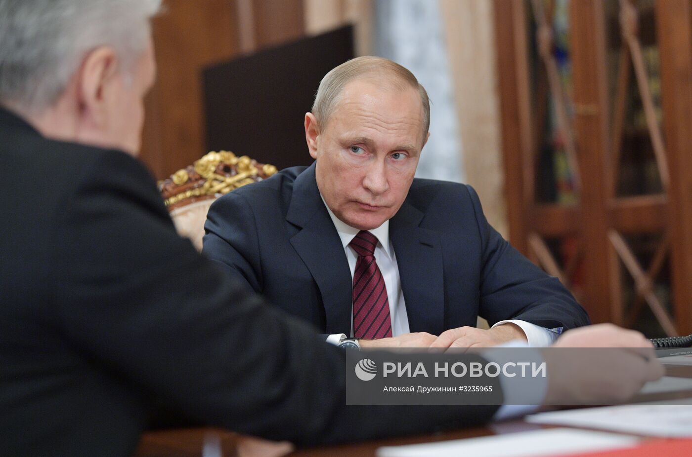 Президент РФ В. Путин встретился с С. Собяниным и О. Белозеровым