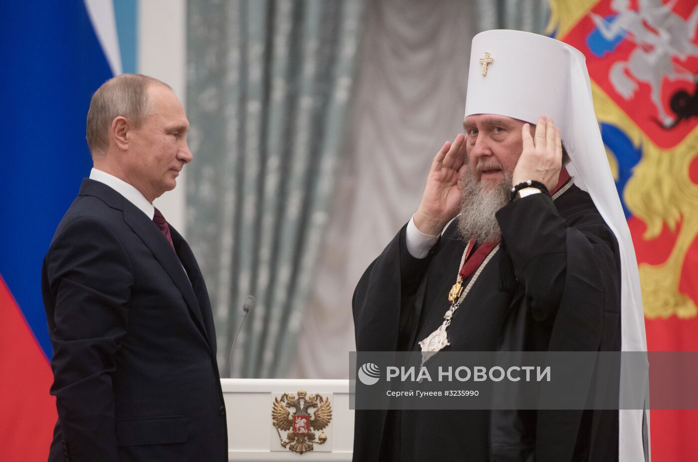 Президент РФ В. Путин вручил государственные награды в Кремле