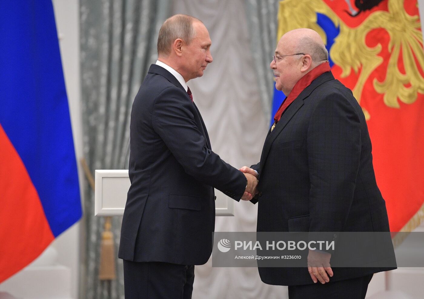 Президент РФ В. Путин вручил государственные награды в Кремле