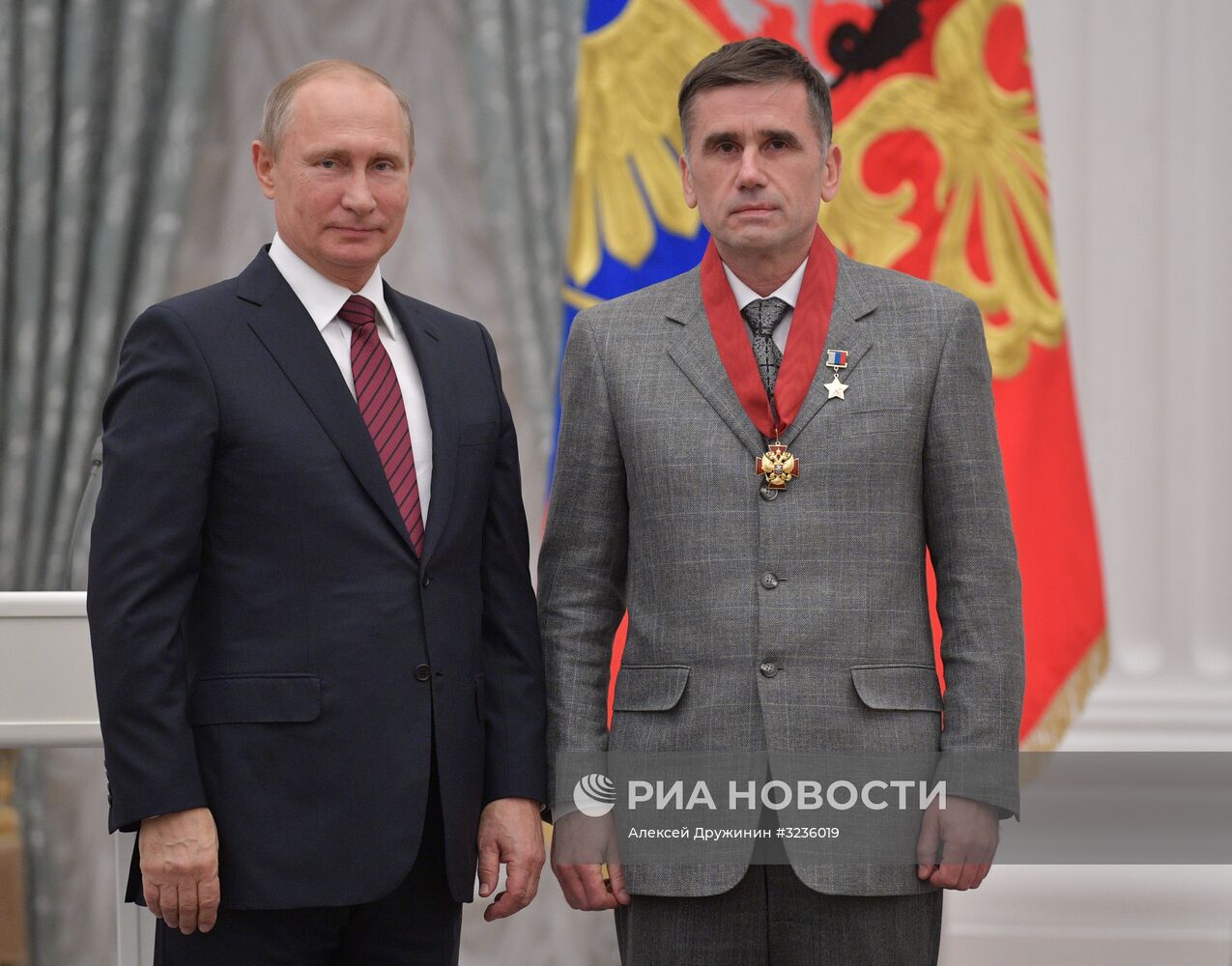 Президент РФ В. Путин вручил государственные награды в Кремле