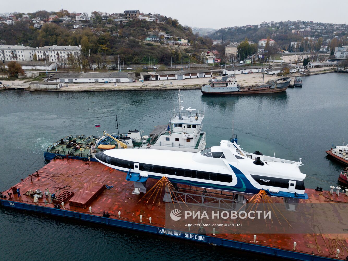 Первая "Комета" для морских перевозок прибыла в Севастополь