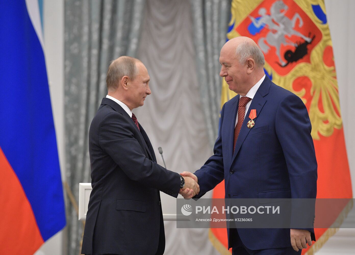 Президент РФ В. Путин вручил государственные награды в Кремле