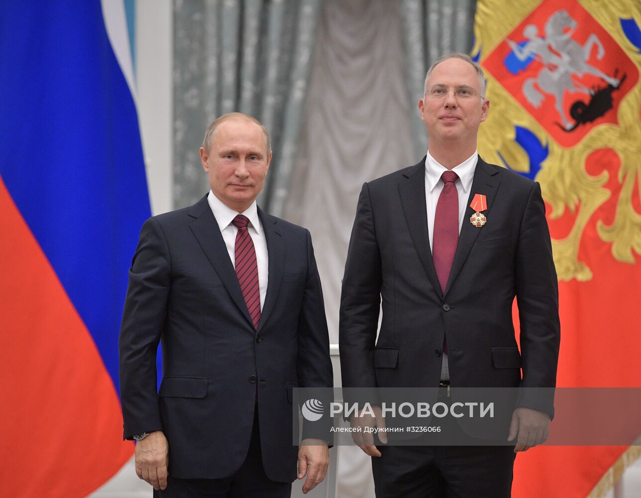 Президент РФ В. Путин вручил государственные награды в Кремле