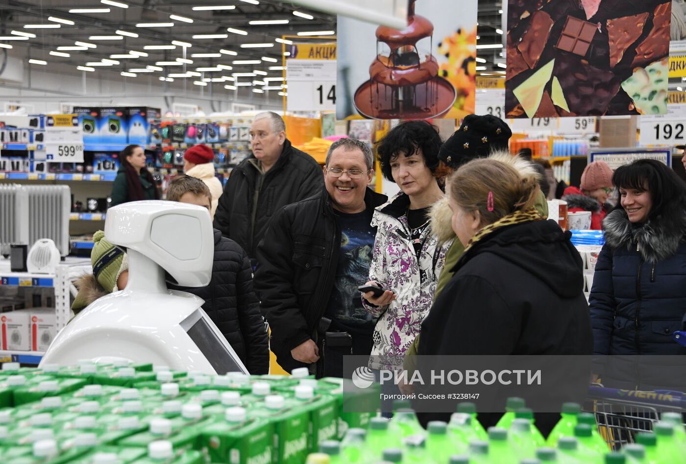 Роботы-консультанты появились в супермаркетах сети "Лента"