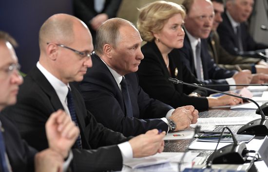 Рабочая поездка президента РФ В. Путина в Санкт-Петербург