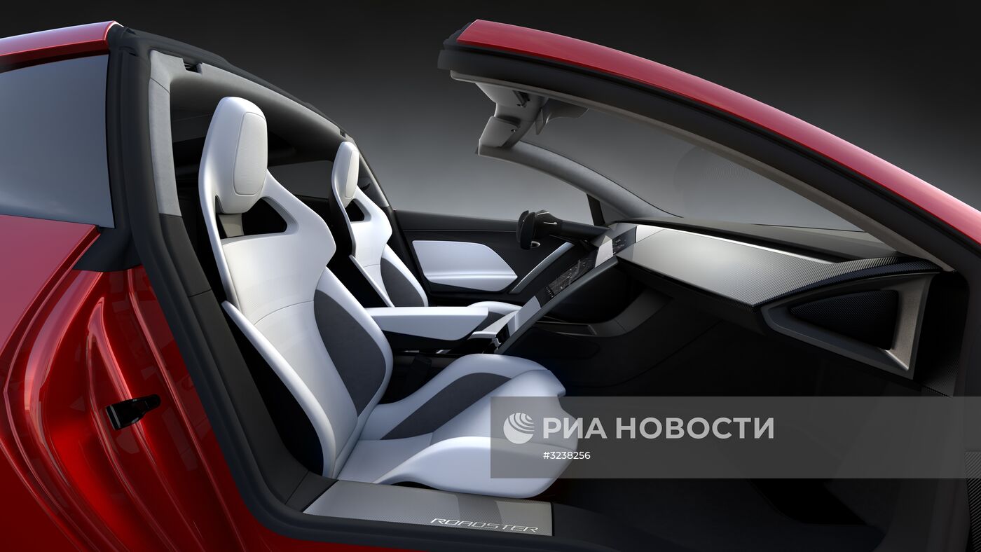 Компания Tesla представила новые модели электромобилей