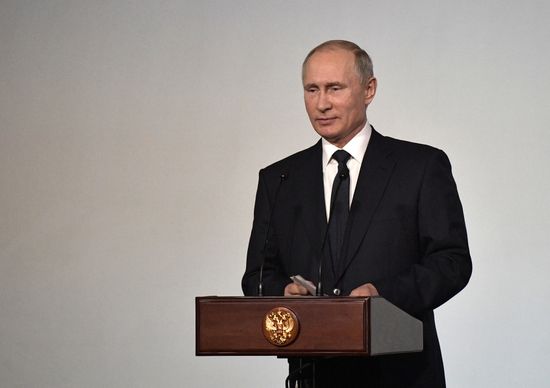 Рабочая поездка президента РФ В. Путина в Санкт-Петербург