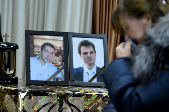 Прощание с летчиками, погибшими при крушении самолета, в Хабаровске