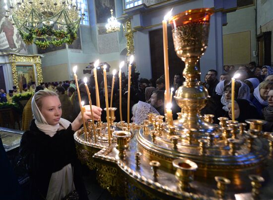 Патриаршее богослужение в честь 100-летия восстановления Патриаршества на Руси