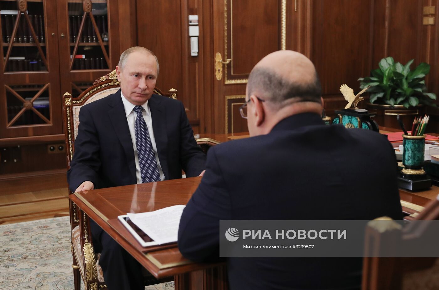 Президент РФ В. Путин встретился с руководителем ФНС М. Мишустиным
