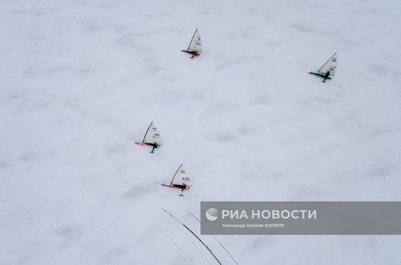 Соревнования по буерному спорту на Обском море в Новосибирске